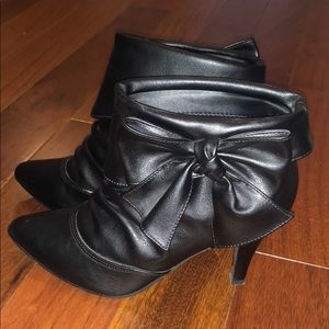 Black heeled ankle boots